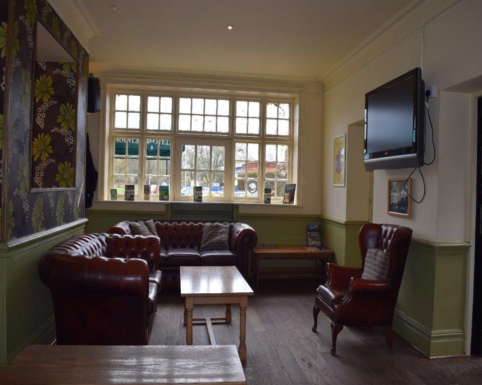 The Cranley Hotel Cranleigh Εξωτερικό φωτογραφία