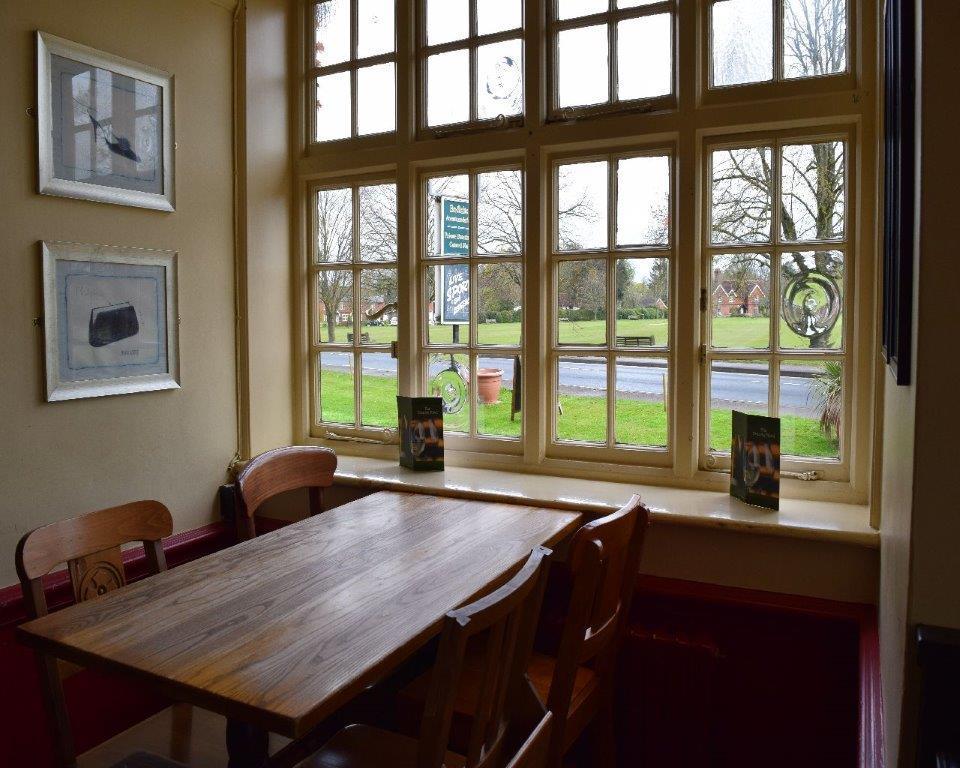 The Cranley Hotel Cranleigh Εξωτερικό φωτογραφία