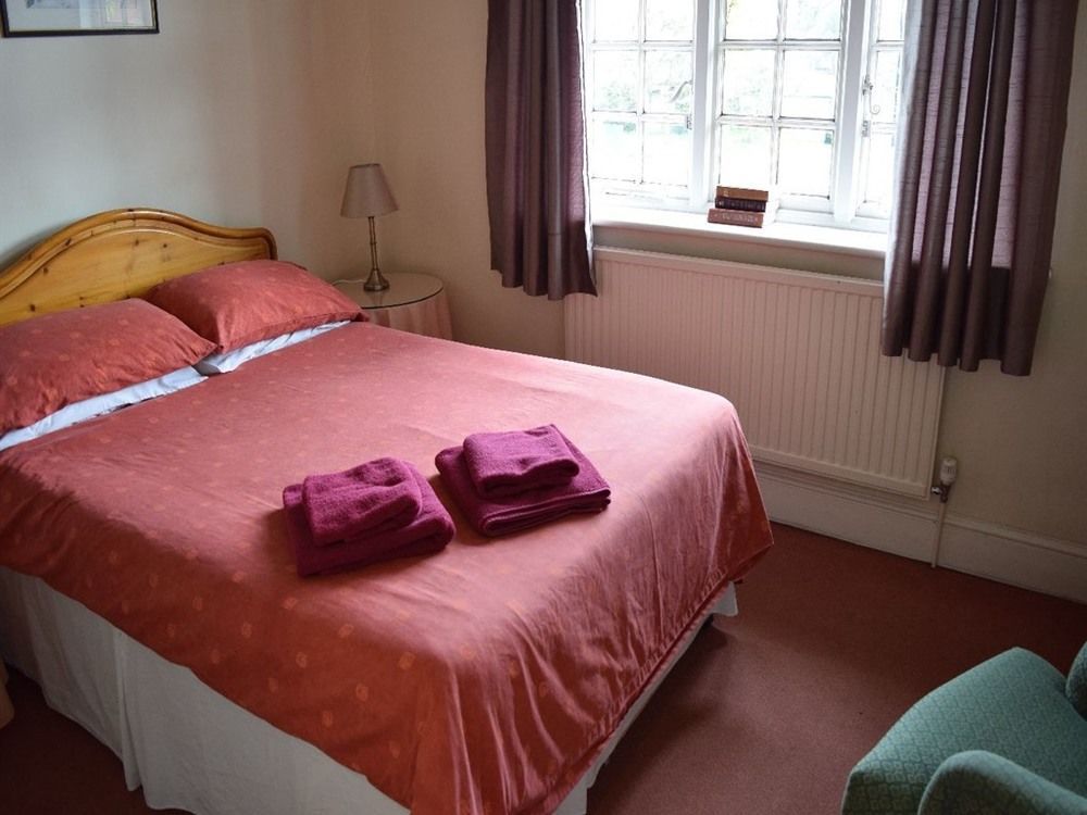 The Cranley Hotel Cranleigh Εξωτερικό φωτογραφία